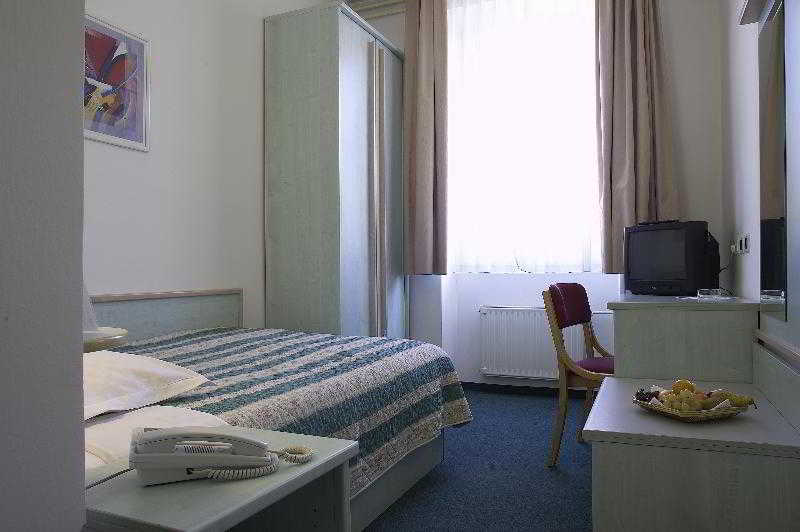 Lipa, Hotel & Bistro Nova Gorica Exterior foto