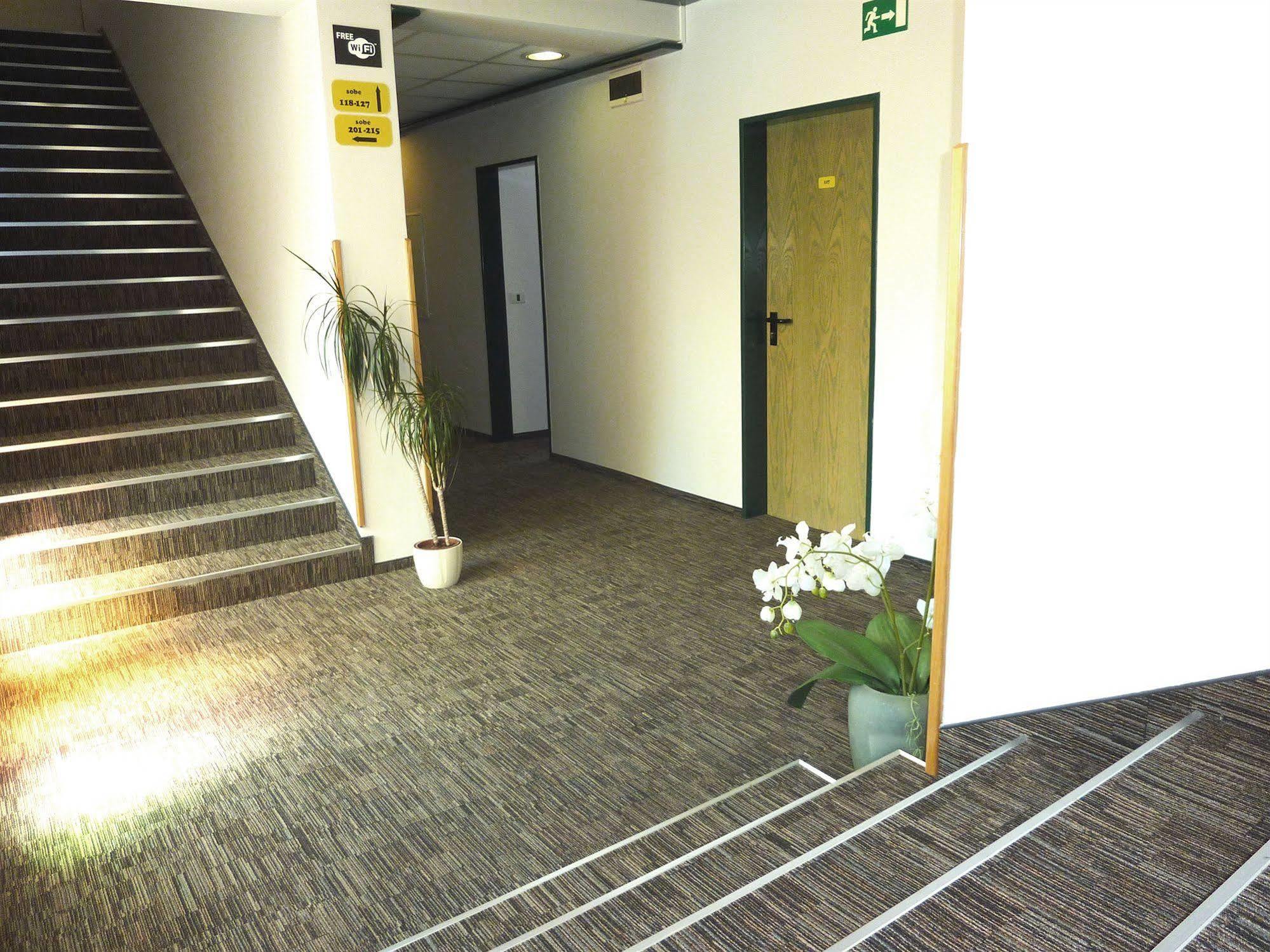 Lipa, Hotel & Bistro Nova Gorica Exterior foto
